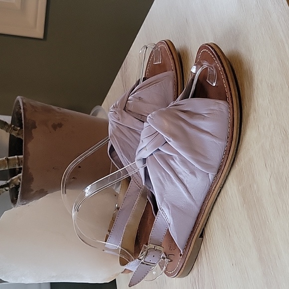 VELEZ For LEATHER LOVERS Lavender Leather Sandals - Picture 1 of 7